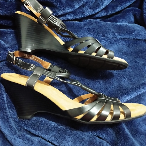 Naturalizer Shoes - Naturalizer Sandie Sandal with 3" heel